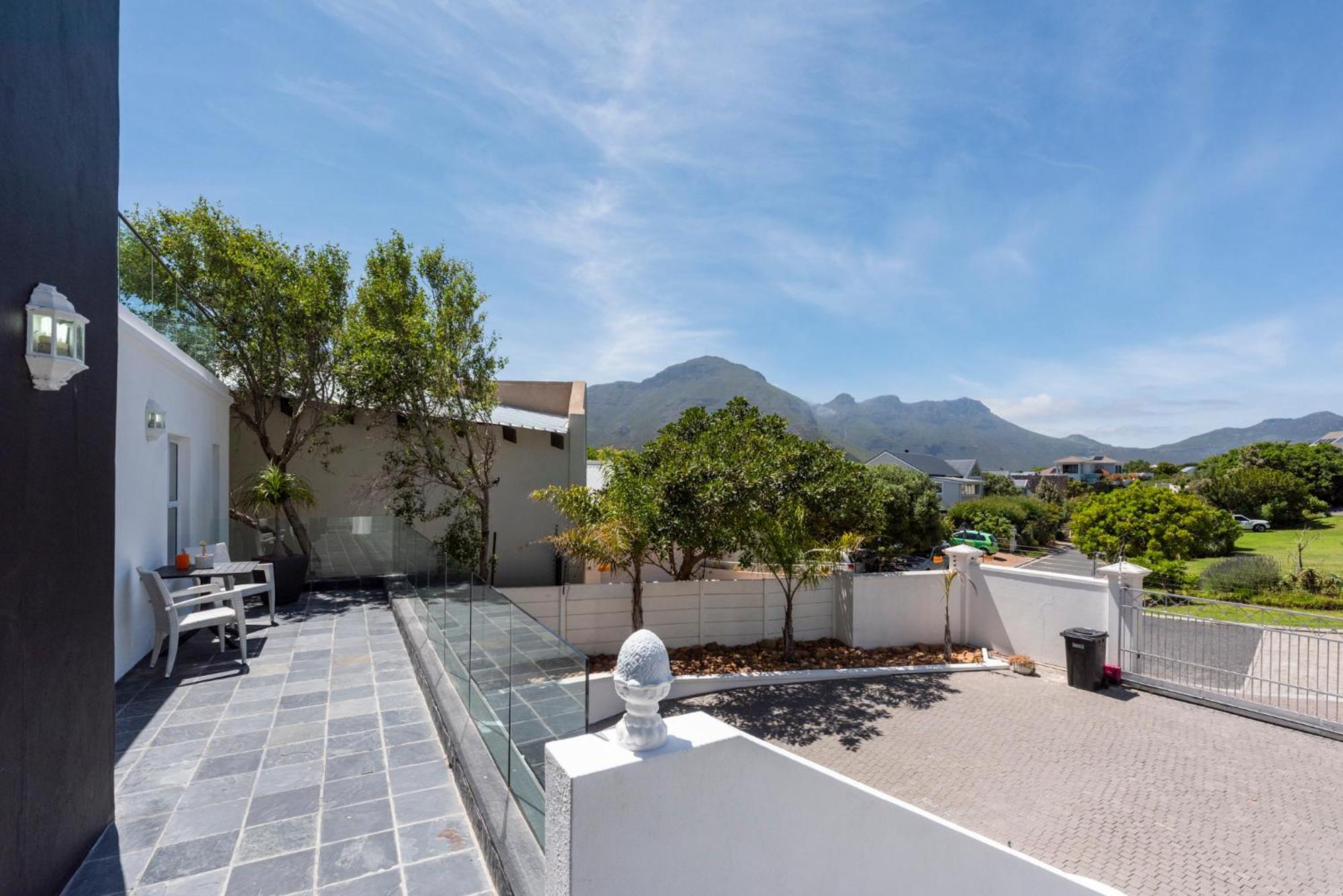 Bed And Breakfast Villa Livadia ケープタウン エクステリア 写真