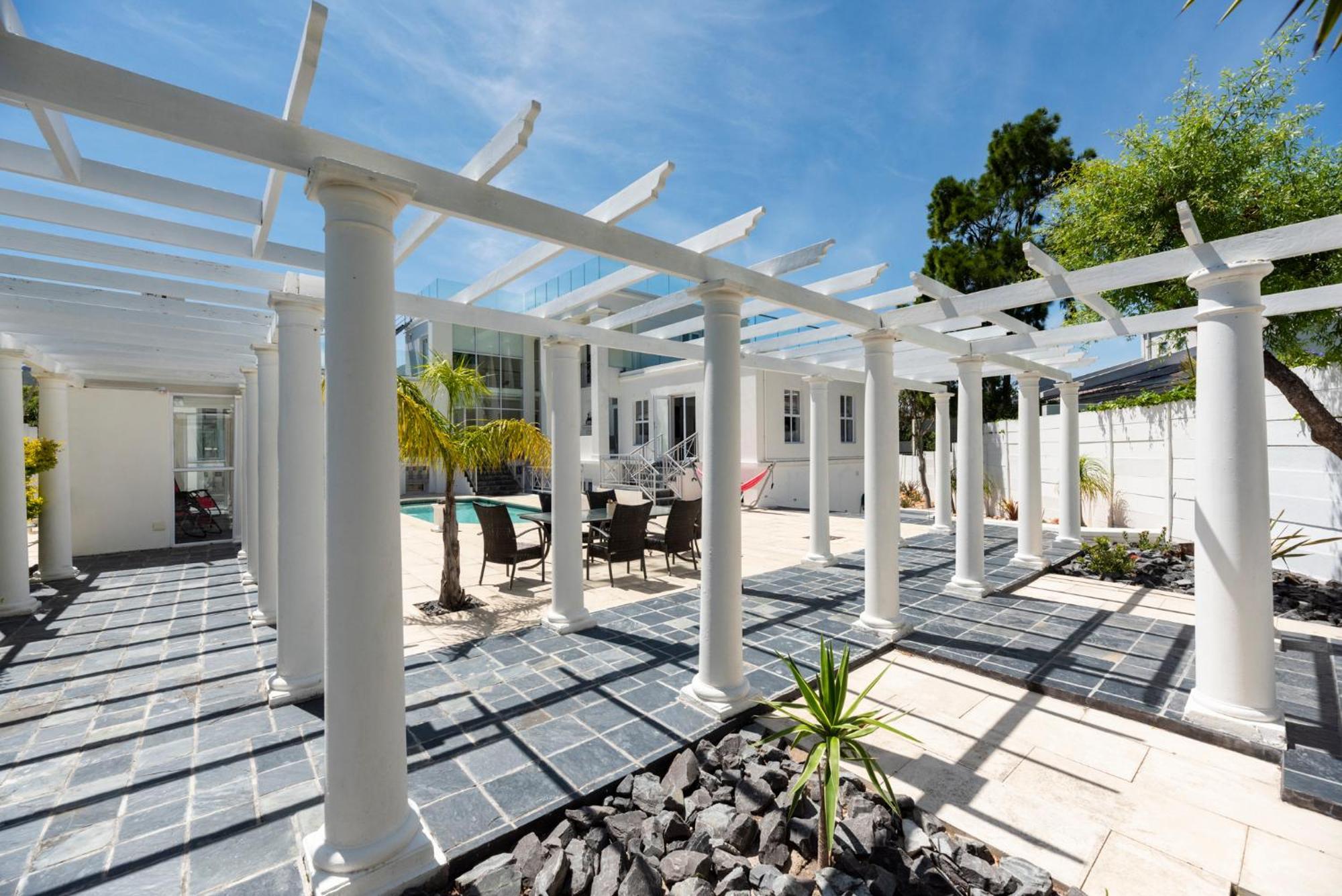 Bed And Breakfast Villa Livadia ケープタウン エクステリア 写真