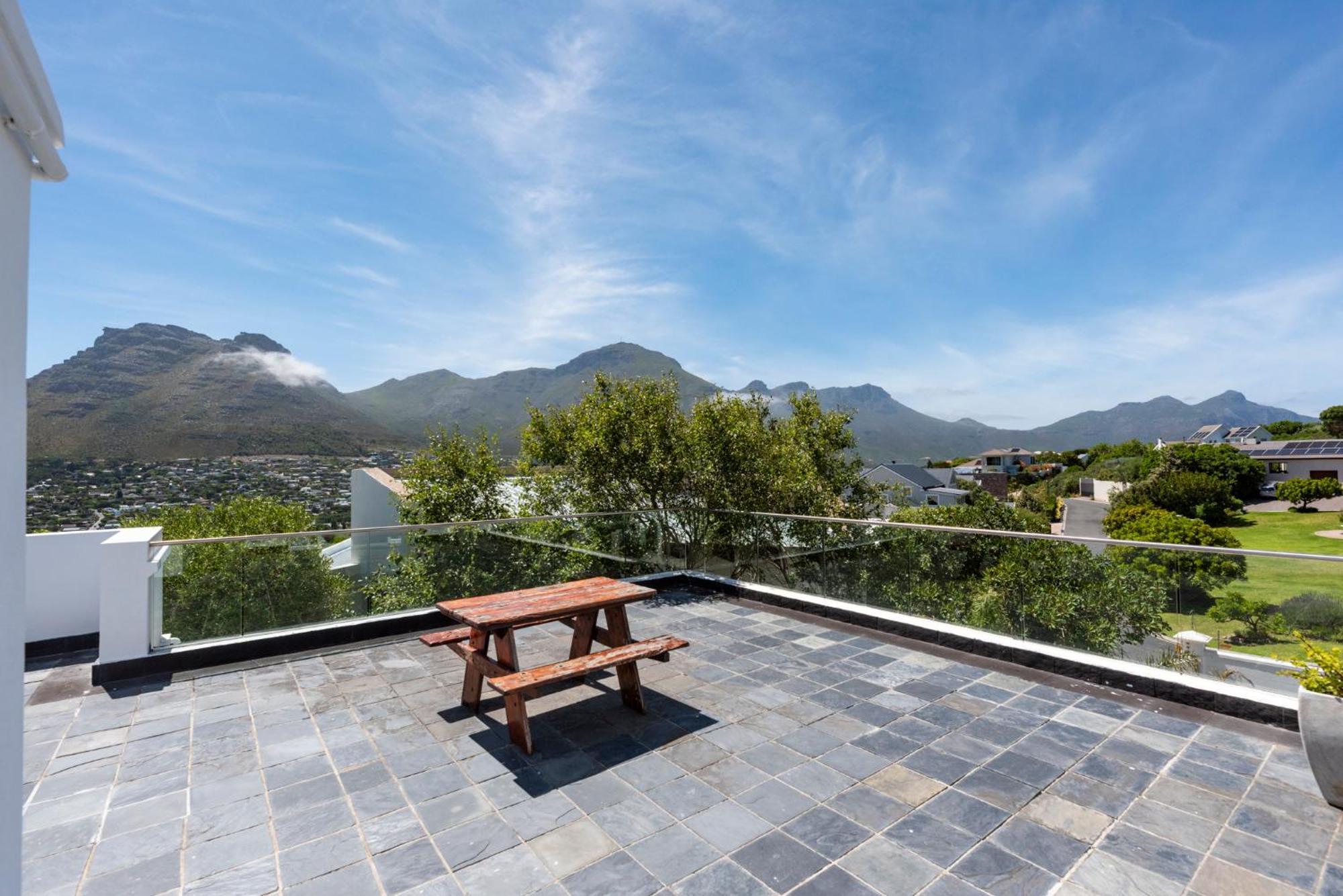 Bed And Breakfast Villa Livadia ケープタウン エクステリア 写真